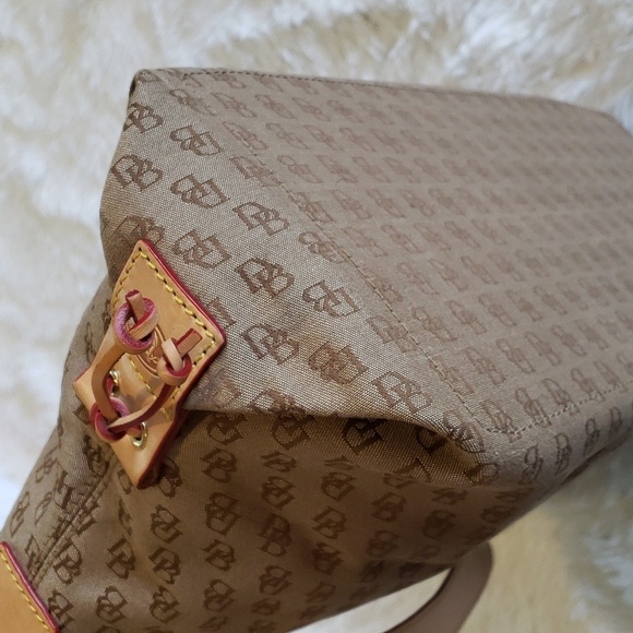 Dooney & Bourke Shoulder Bag K8354400 - Picture 9 of 14